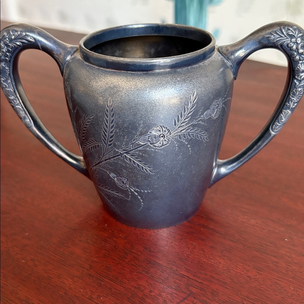 Antique Silver-Plate Middletown Plate Co. Sugar Bowl